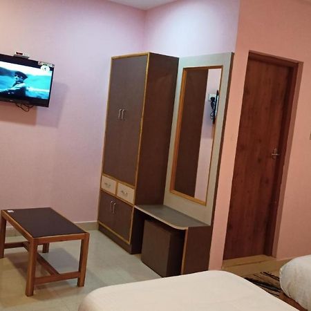 Aarthi Residency Hotel กาไรก์กูดี ภายนอก รูปภาพ