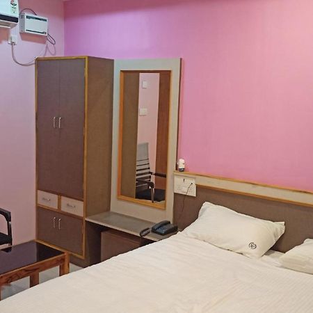 Aarthi Residency Hotel กาไรก์กูดี ภายนอก รูปภาพ