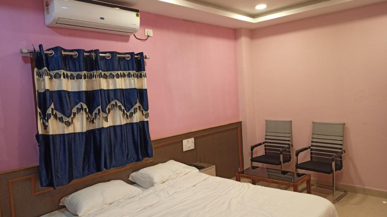 Aarthi Residency Hotel กาไรก์กูดี ภายนอก รูปภาพ