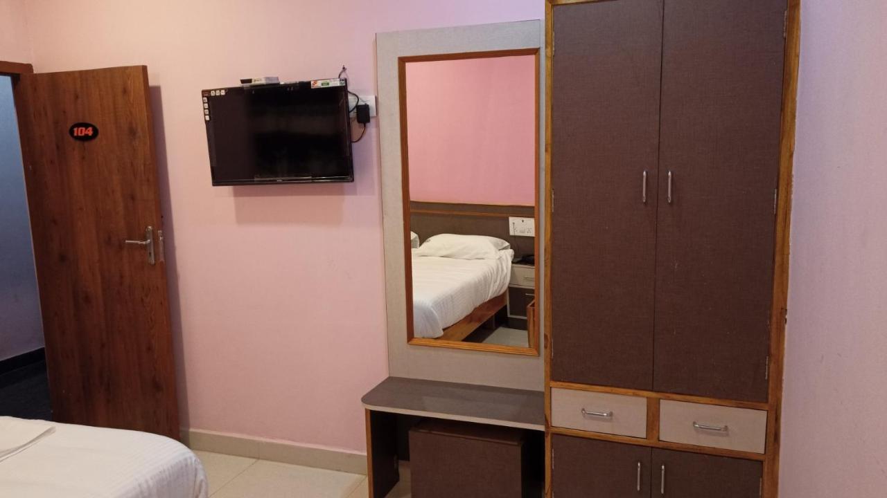 Aarthi Residency Hotel กาไรก์กูดี ภายนอก รูปภาพ