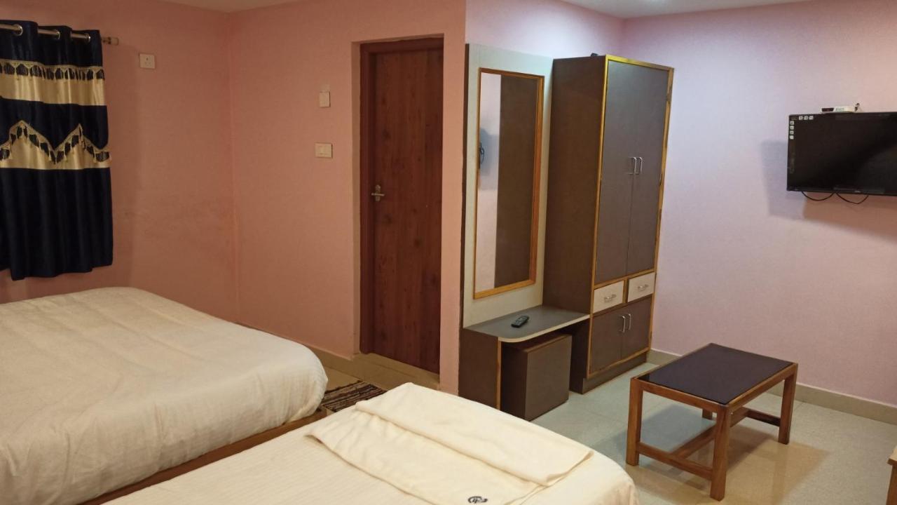Aarthi Residency Hotel กาไรก์กูดี ภายนอก รูปภาพ