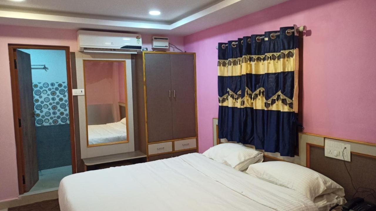 Aarthi Residency Hotel กาไรก์กูดี ภายนอก รูปภาพ