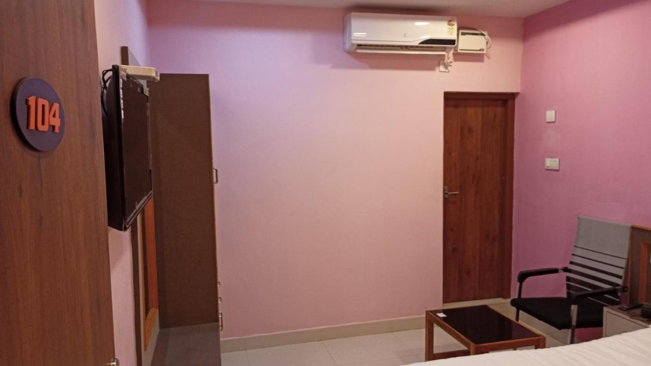 Aarthi Residency Hotel กาไรก์กูดี ภายนอก รูปภาพ