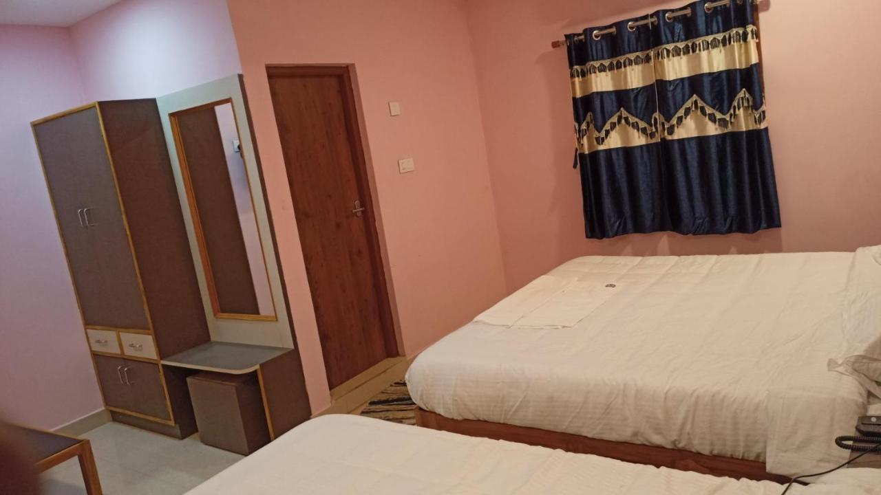Aarthi Residency Hotel กาไรก์กูดี ภายนอก รูปภาพ