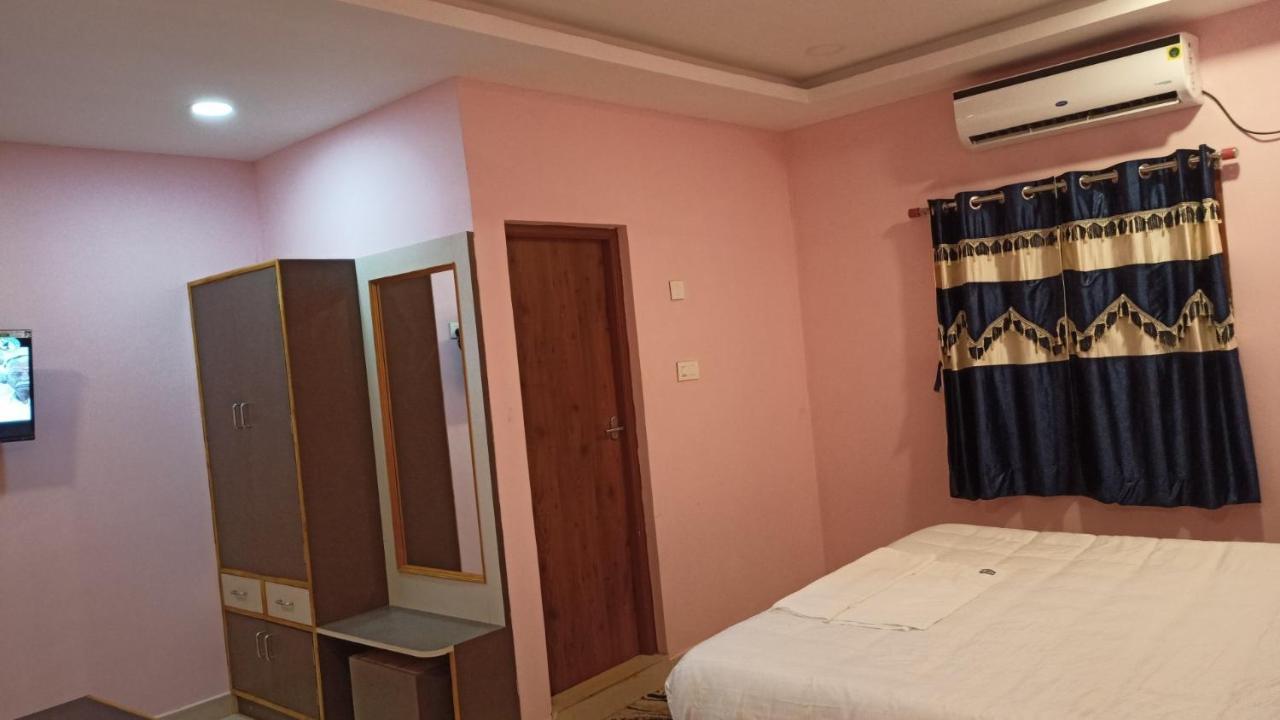 Aarthi Residency Hotel กาไรก์กูดี ภายนอก รูปภาพ