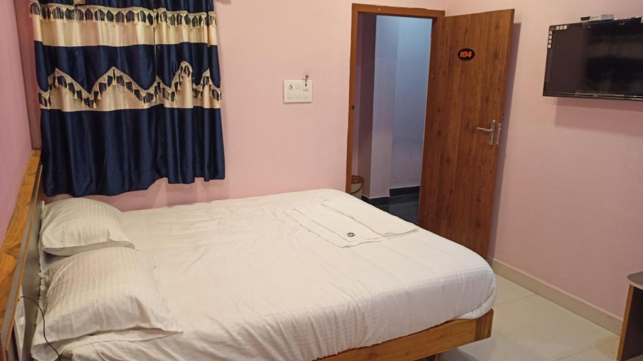 Aarthi Residency Hotel กาไรก์กูดี ภายนอก รูปภาพ