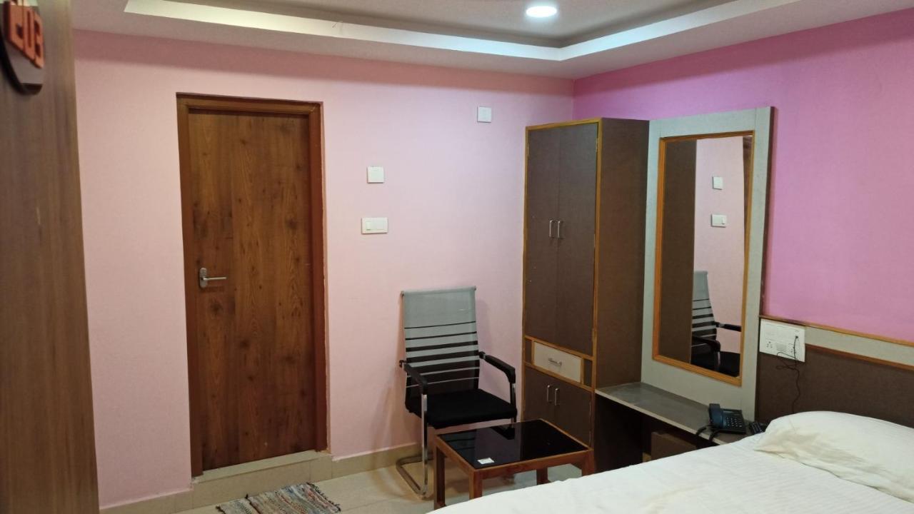 Aarthi Residency Hotel กาไรก์กูดี ภายนอก รูปภาพ