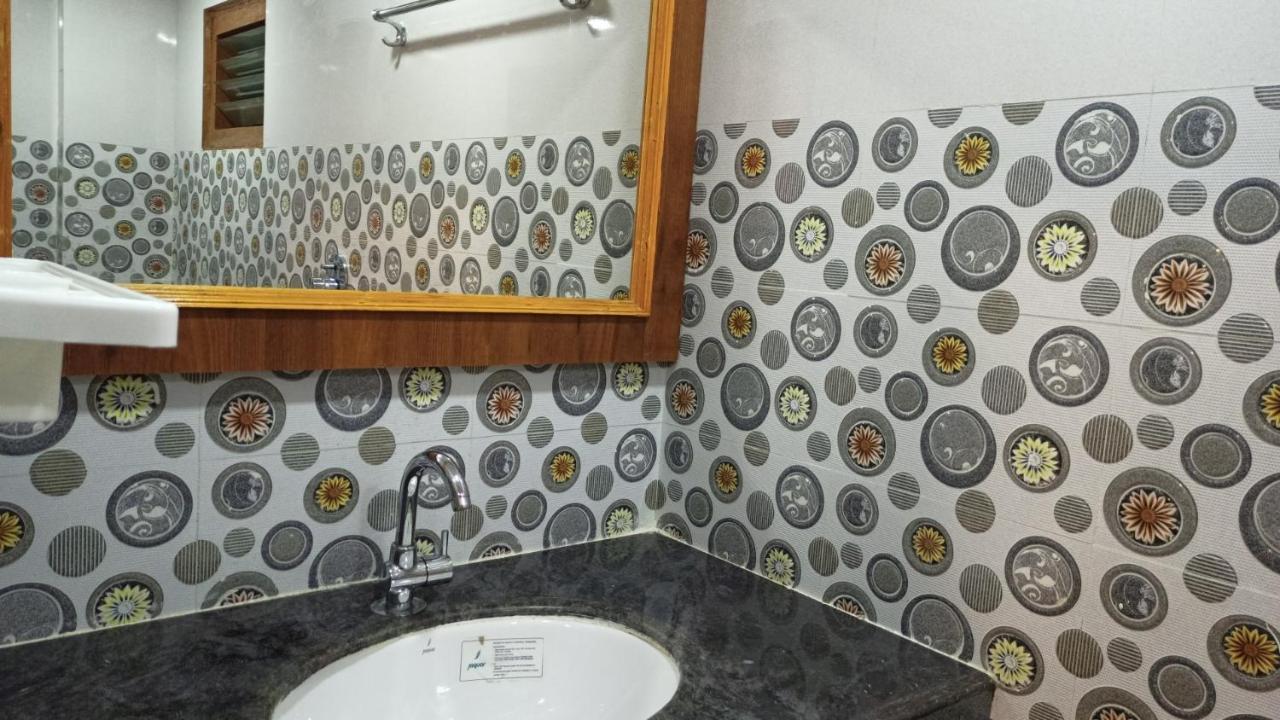 Aarthi Residency Hotel กาไรก์กูดี ภายนอก รูปภาพ