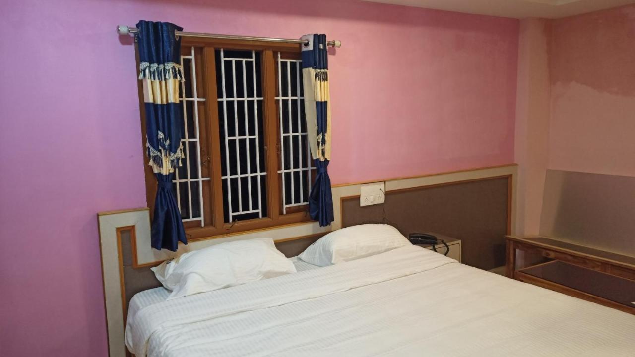 Aarthi Residency Hotel กาไรก์กูดี ภายนอก รูปภาพ
