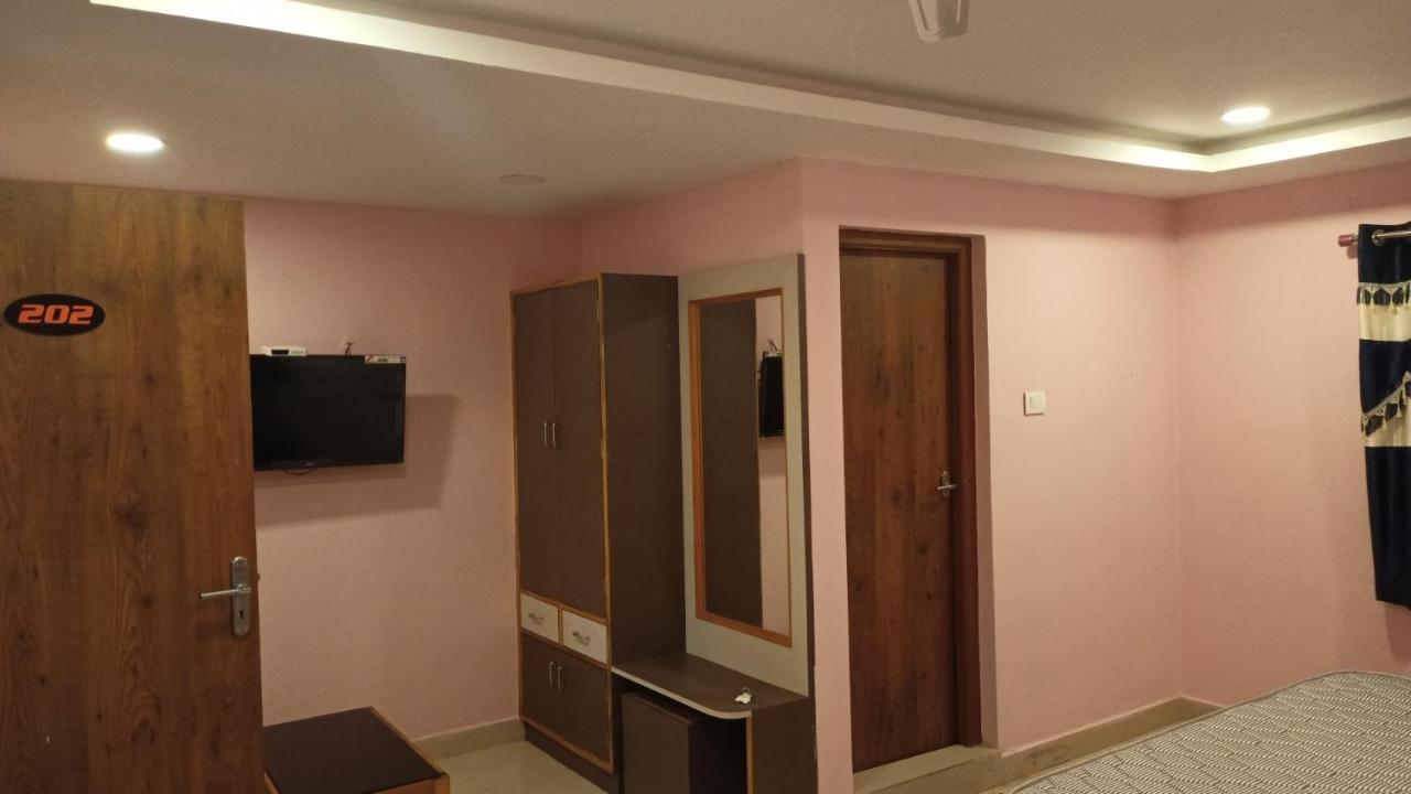 Aarthi Residency Hotel กาไรก์กูดี ภายนอก รูปภาพ