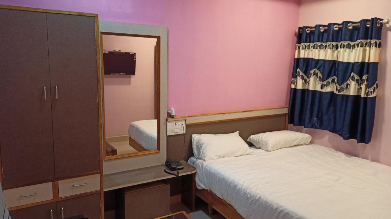 Aarthi Residency Hotel กาไรก์กูดี ภายนอก รูปภาพ