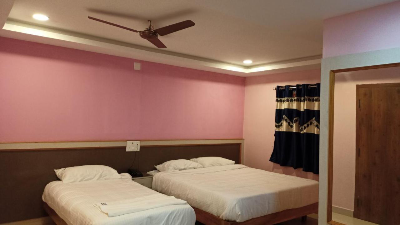 Aarthi Residency Hotel กาไรก์กูดี ภายนอก รูปภาพ