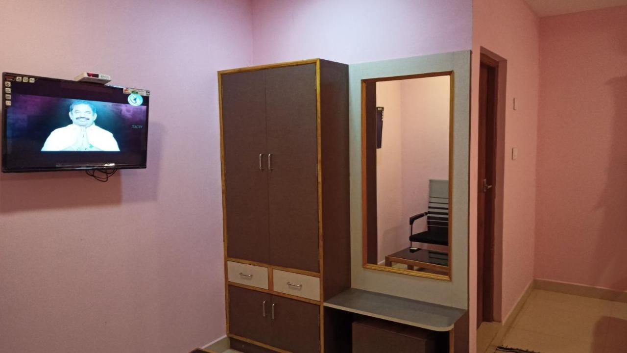 Aarthi Residency Hotel กาไรก์กูดี ภายนอก รูปภาพ